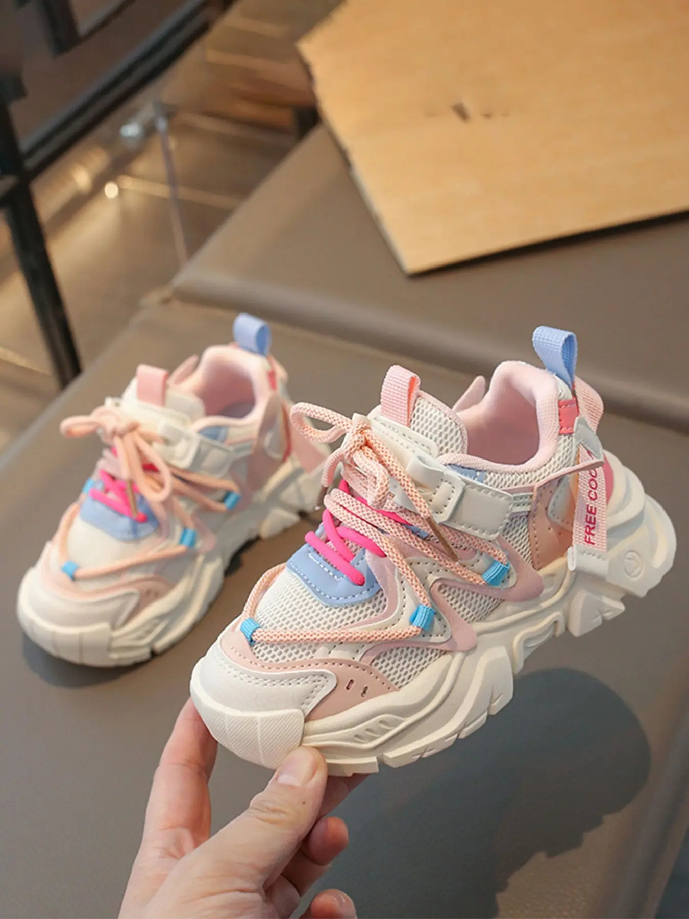 Lightweight Breathable Running Shoes, Casual Trainers, Sneakers, Training Shoes for Kids, Anti-Slip Design for Spring and Fall, Non Slip Trainer, Ideal for Active Play