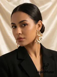 2026 Must-Have! 3D Gold Ginkgo Petal Earrings | Bold Metallic Texture for the Ultimate Vibe