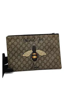 Pre-owned GUCCI GG Supreme coated canvas Clutches & Wristlets GG Ophidia GG Supreme Bee Pouch Beige/ebony with multicolor bee print Good S014260514003