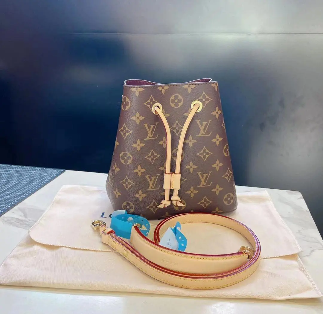 Pre-owned Louis Vuitton BB Bucket Handbag