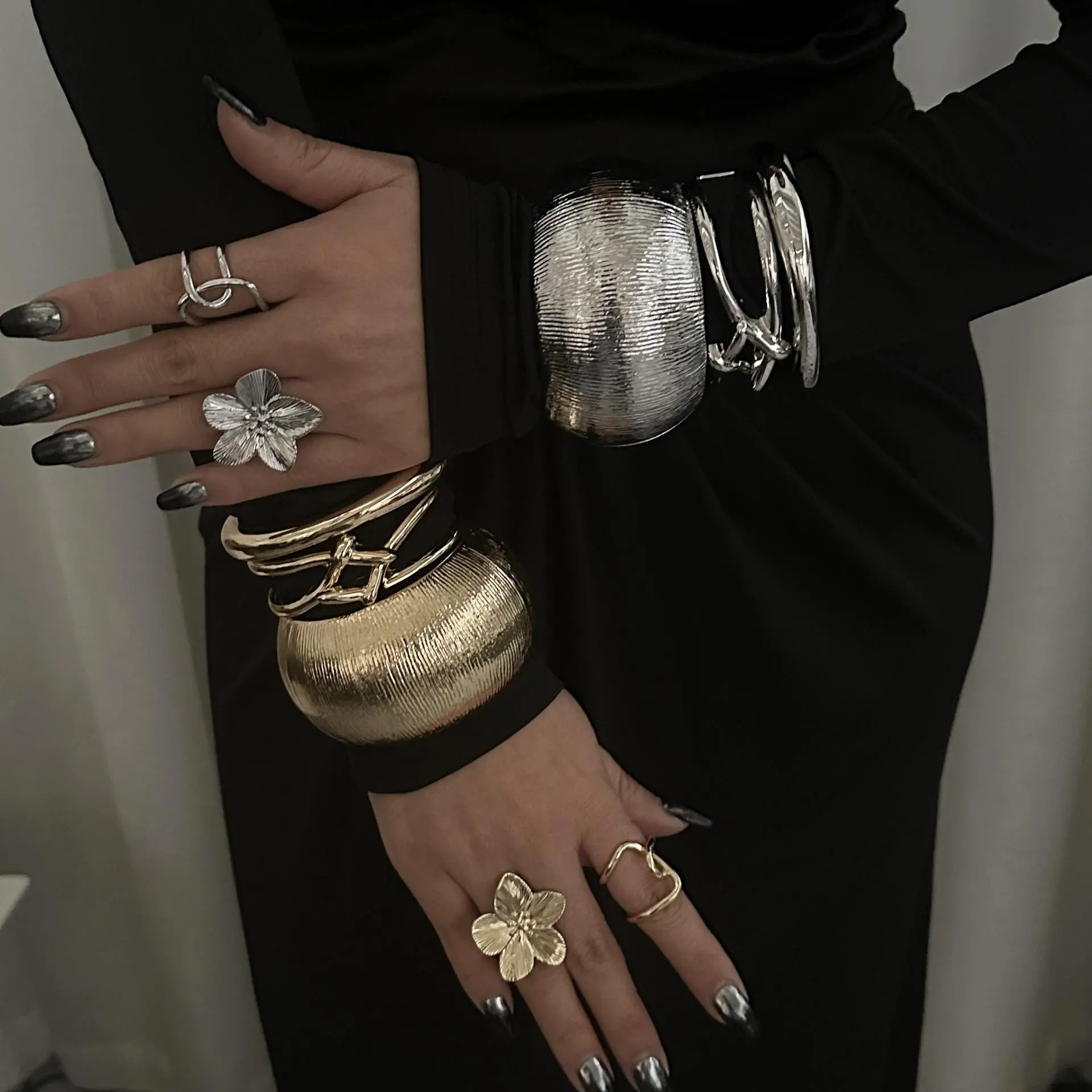 Exaggerated Punk Wide Cuff Chunky Bangle Vintage Gold Silver Color Big Spring Bangles Bracelets For Women Men Jewelry