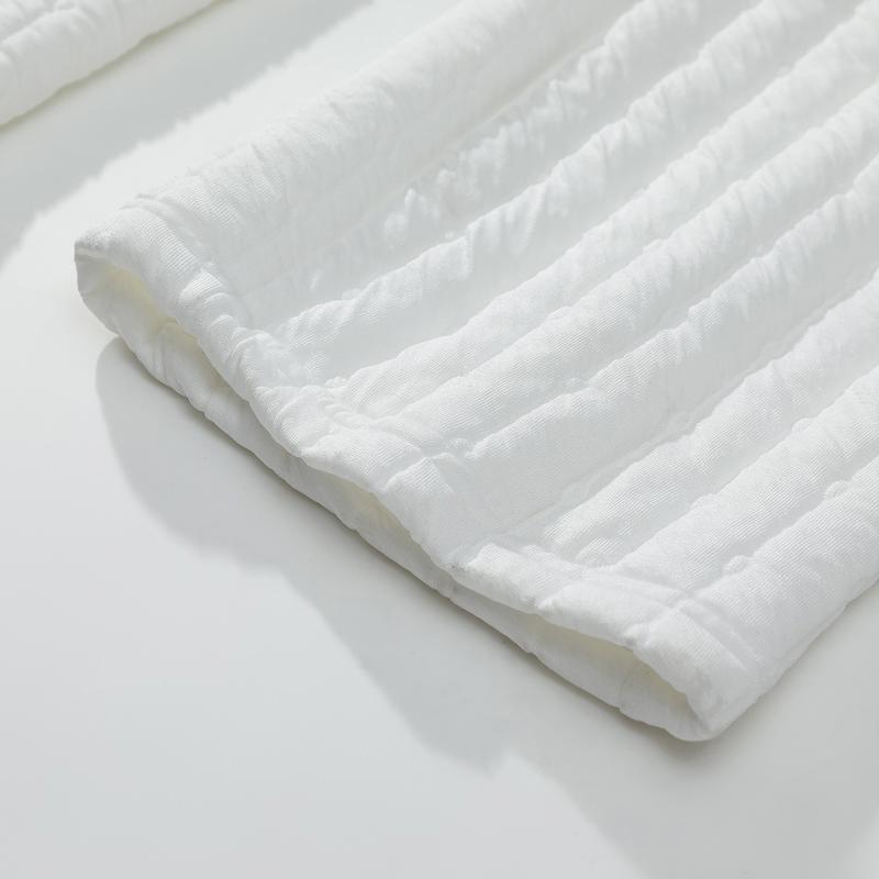 White Quilted Wide-Leg Drawstring Sweatpants – Loose Casual Pants with Unique Ribbed Design, Perfect for Everyday Wear and Versatile Styling