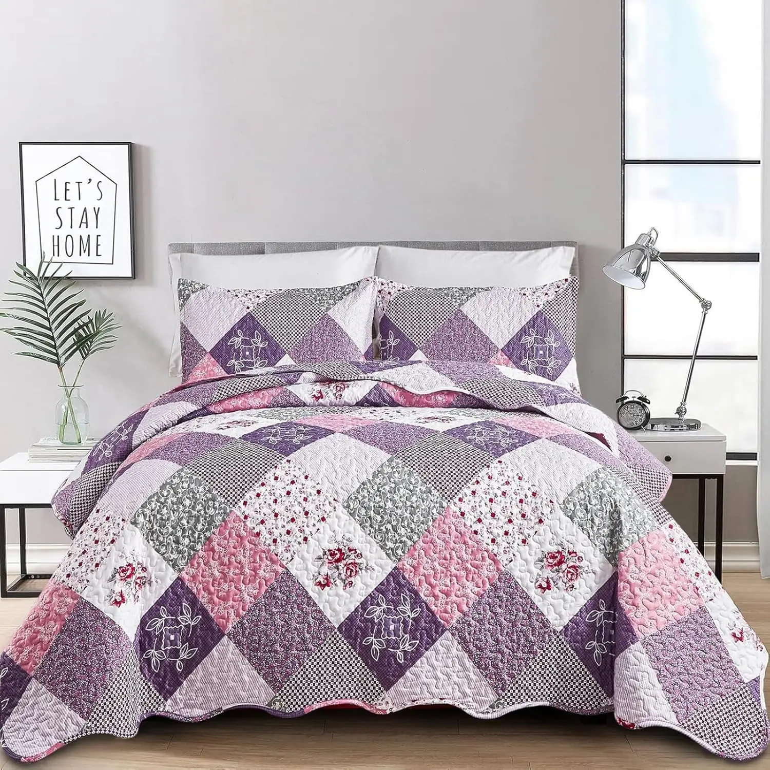 Reversible Patchwork Quilt Set - Modern Bedding Set, Queen-King Sizes, Plaid-Floral Pattern, 3-Piece Soft Microfiber Quilted Coverlet for Fall & All-Season Use, Patchwork Quilt Sets