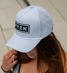 Performance Snapback Hat – Gray