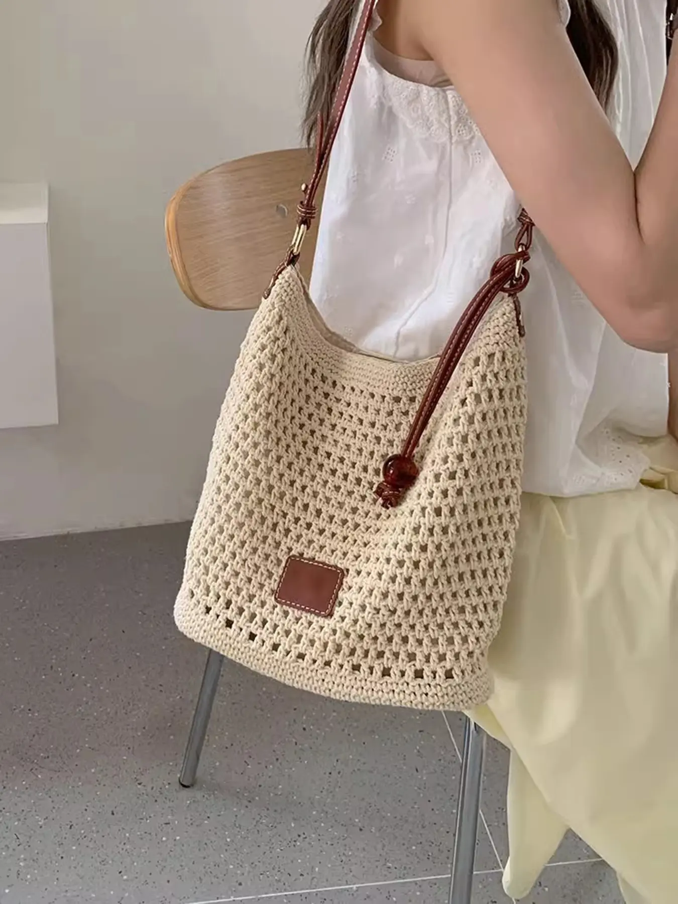 New Beach Vacation Woven Handbag, Hollow Shoulder Bag, Large Capacity Commuter Shopping Bag, Fashion Durable Design