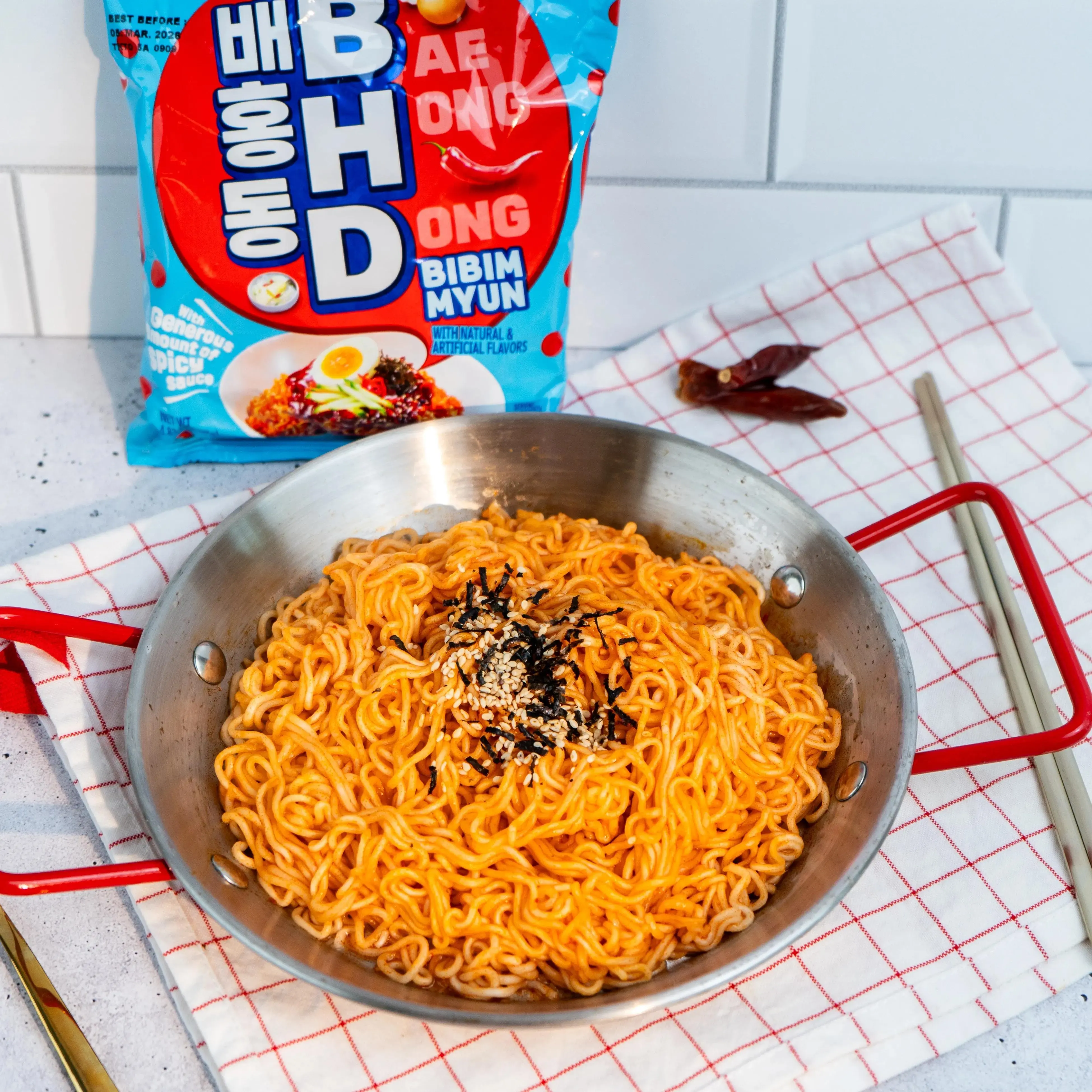NONGSHIM BHD Bae Hong Dong Bibim Myun With Generous Amount of Spicy Sauce - Instant Noodles , 4 Bags , 19.3 oz  Food Instant Pansit