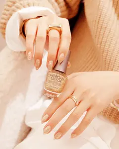 Morgan Taylor All That Glitters Is Gold - Gold Glitter, Professional Lacquer, Vibrant, Chip-Resistant, Fast-Drying, Long-Lasting, High-Shine, Perfect for Manicures & Pedicure, 15mL.