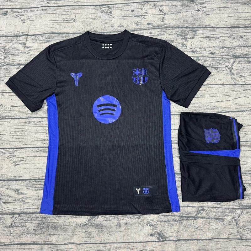 BARCELONA FOOTBALL CLUB KIT - BLACK EDITION 2026 - High-quality fabric, suitable for professional matches, complete with all logos.