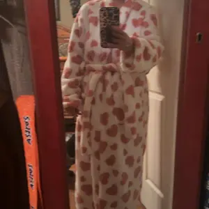 Women's Heart Print Belted Pocket Lounge Robe, Casual Long Sleeve V Neck Warm Robe, Ladies Sleepwear for Fall & Winter, Night Gown