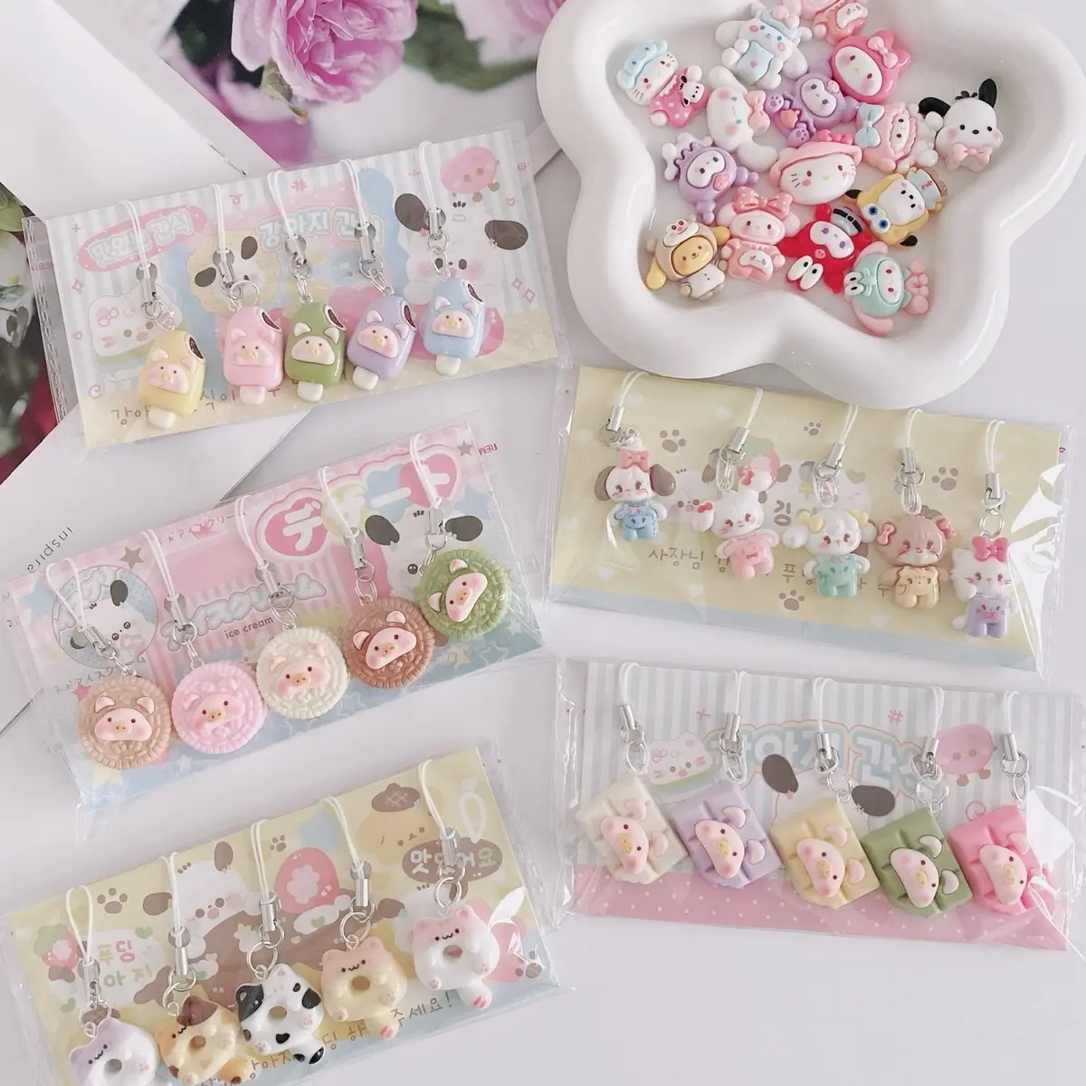 Decoden Charm 5 Piece Keychain Set