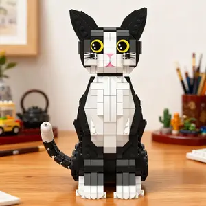 Black and White Cat Building Blocks Model, Building Kit, Creative Sitting Cat Brick Figurine, DIY Animal Construction Toy, Modular 3D Cat Puzzle, Mini Cat Statue Desktop Display Decor, Collectible Gift for Cat Lovers, New Year Gift(1000pcs)