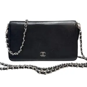 Pre-owned CHANEL Leather Crossbody Bags Black Grained SHW Zip Wallet
