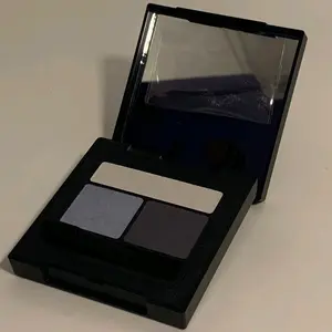 Jafra Eyeshadow Trio - Versatile Makeup Tool for Colorful Eyeshadow Application - Cosmetic