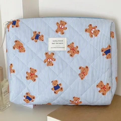 Blue Bear Design Quilted Cosmetic Bag, Makeup Organizer Pouch, Cosmetics Bag, Versatile Travel & Daily Use, Floral Pattern, Large Capacity, Perfect for Gifts & Festivals, Travel Cosmetic Bags