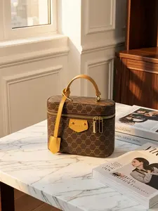 2026 New Vintage Logo Box Bag for Women, French Luxury Chain Crossbody & Mini Shoulder Bag