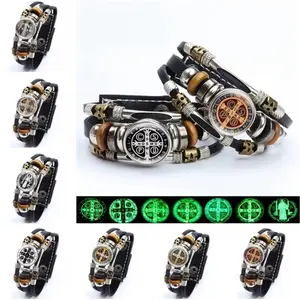 Pulsera de cuero sintético con medalla de San Benito y luz nocturna, adiciones católicas para hombres y mujeres, pulsera ajustable multicapa con vidrio de cúpula de San Benito, por mayor