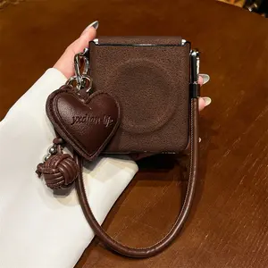 Korean Luxury Moon Pit Pattern Brown Magnetic Case With Leather Love Heart Pendant For Samsung Galaxy ZFlip7 ZFlip6 ZFlip5 Cover Friend Smartphone Casing