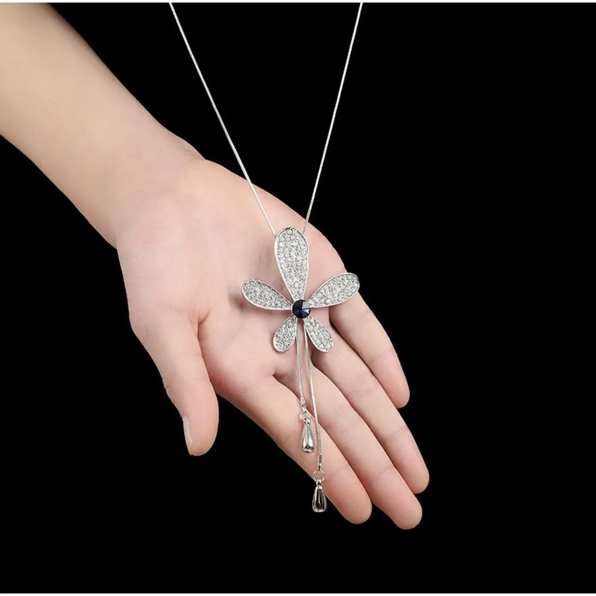 008 Large and Small Five-Petal Flower Necklace