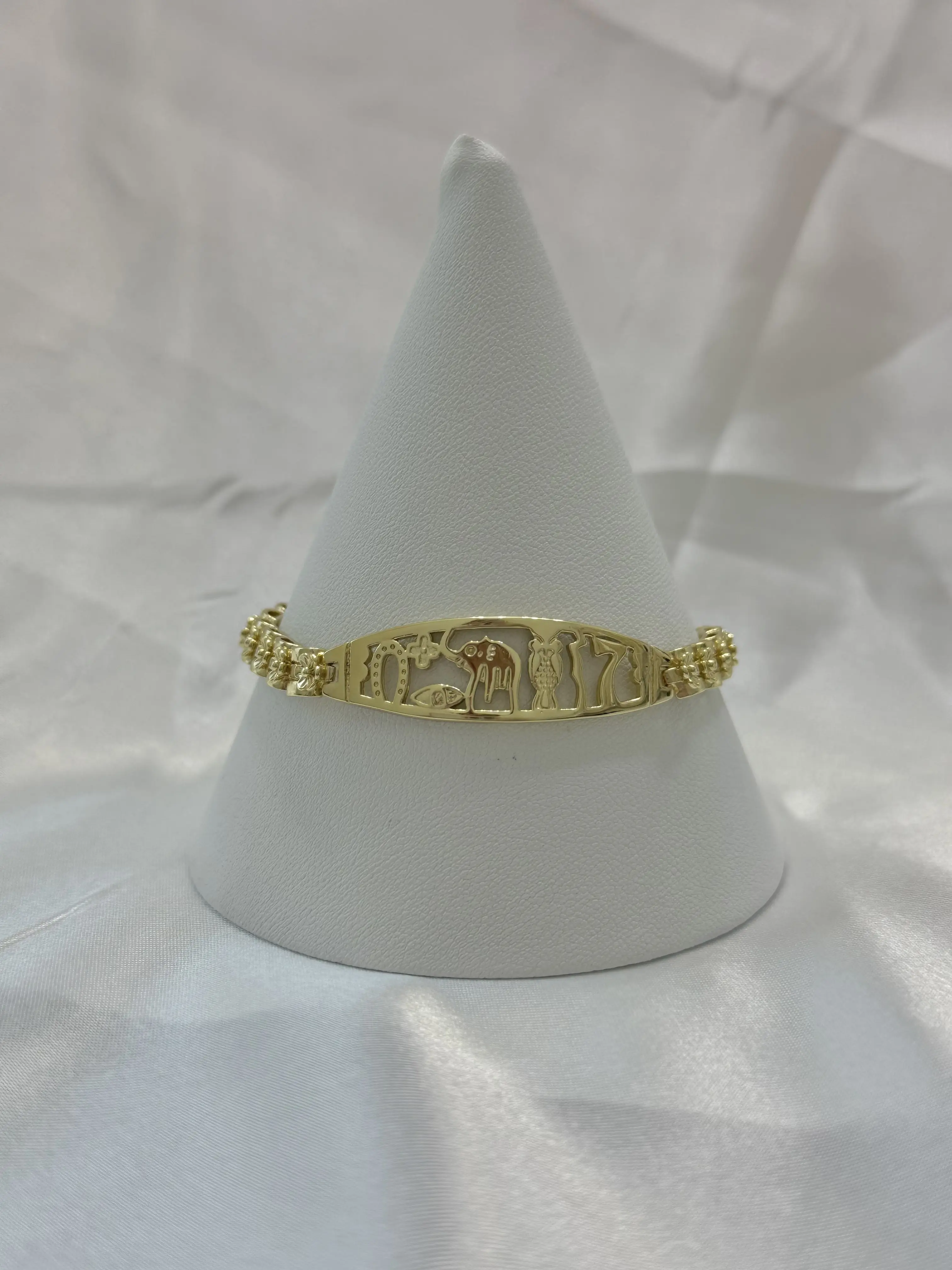 Pulcera 7 in con extension Gold Plated Bracelet with Detailed Animal Charms for Women