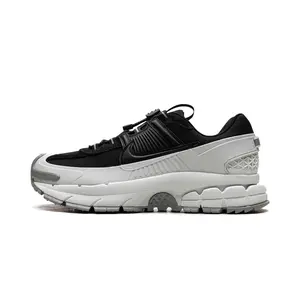 Zoom Vomero 5 Roam "Black Light Silver" FV2295 001 Zoom Vomero 5 Roam "Black Light Silver" FV2295 001