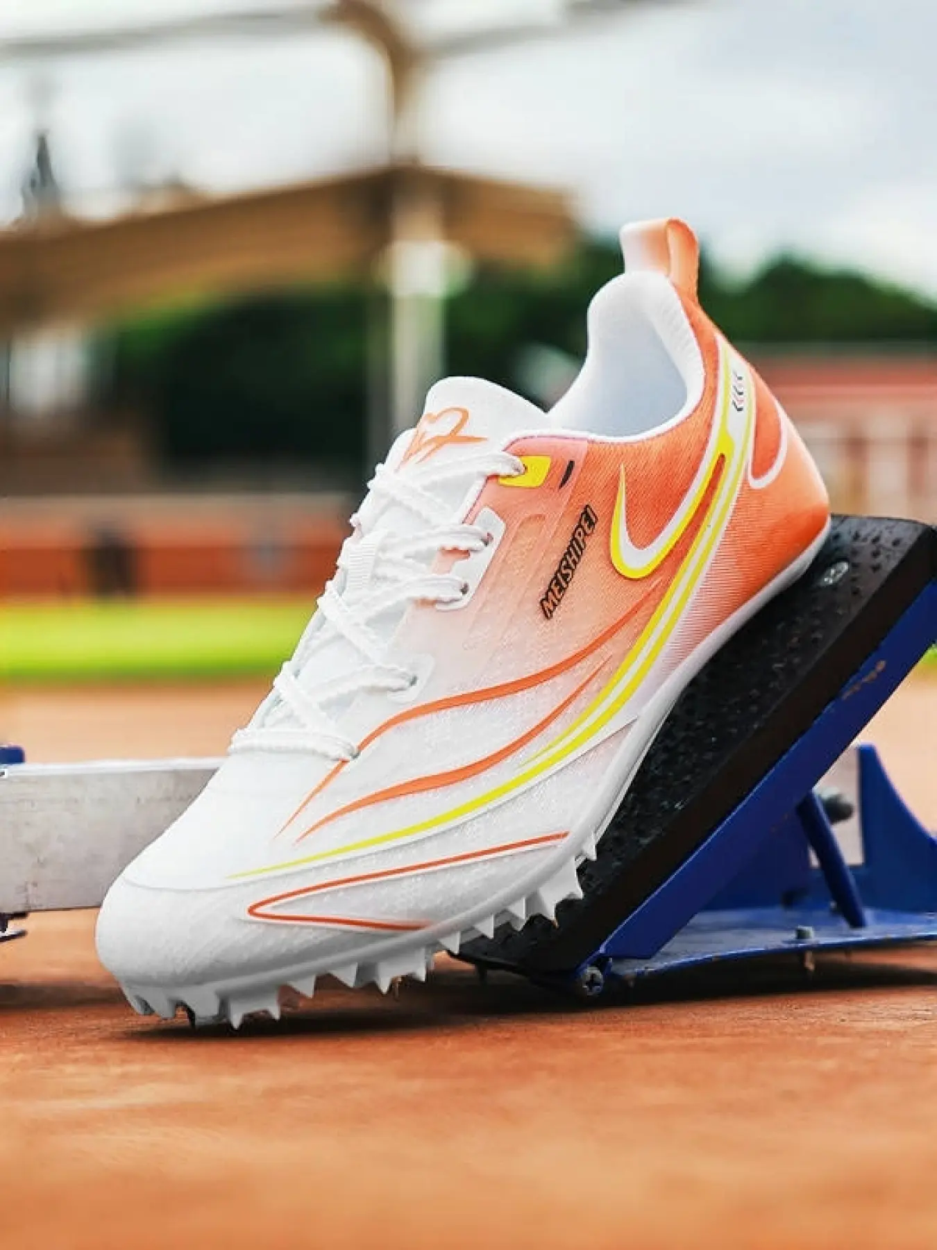 1 Pair Family Matching Removable Spike Track Sneakers Gradient Color Breathable Upper High Traction Sole For Track & Field Training & Competition