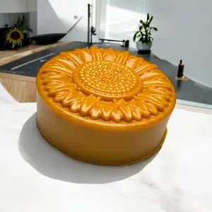 Turmeric Face and Body Soap - 100g Natural Skincare for Daily Skin Repair & Acne Treatment with Curcumin and Natural Anti-Inflammatory Properties Gentle Cleanser Cleansing Comfort