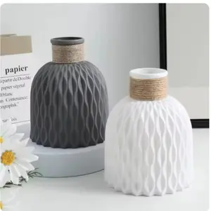 DIY Plastic Flower Vase