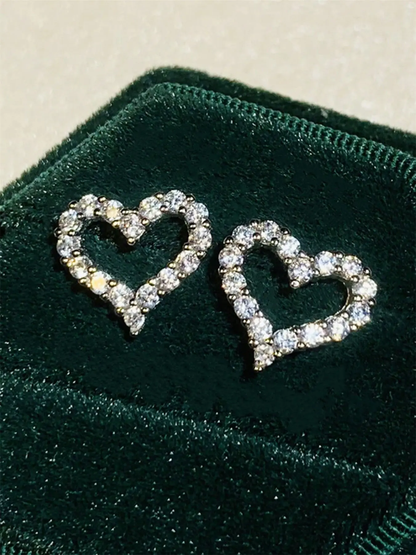 1 Pair Romantic Cubic Zirconia Inlaid Heart Stud Earrings For Women For Wedding Engagement Anniversary Party Jewelry Valentine's Day Gift Heart Shape Earrings Studs