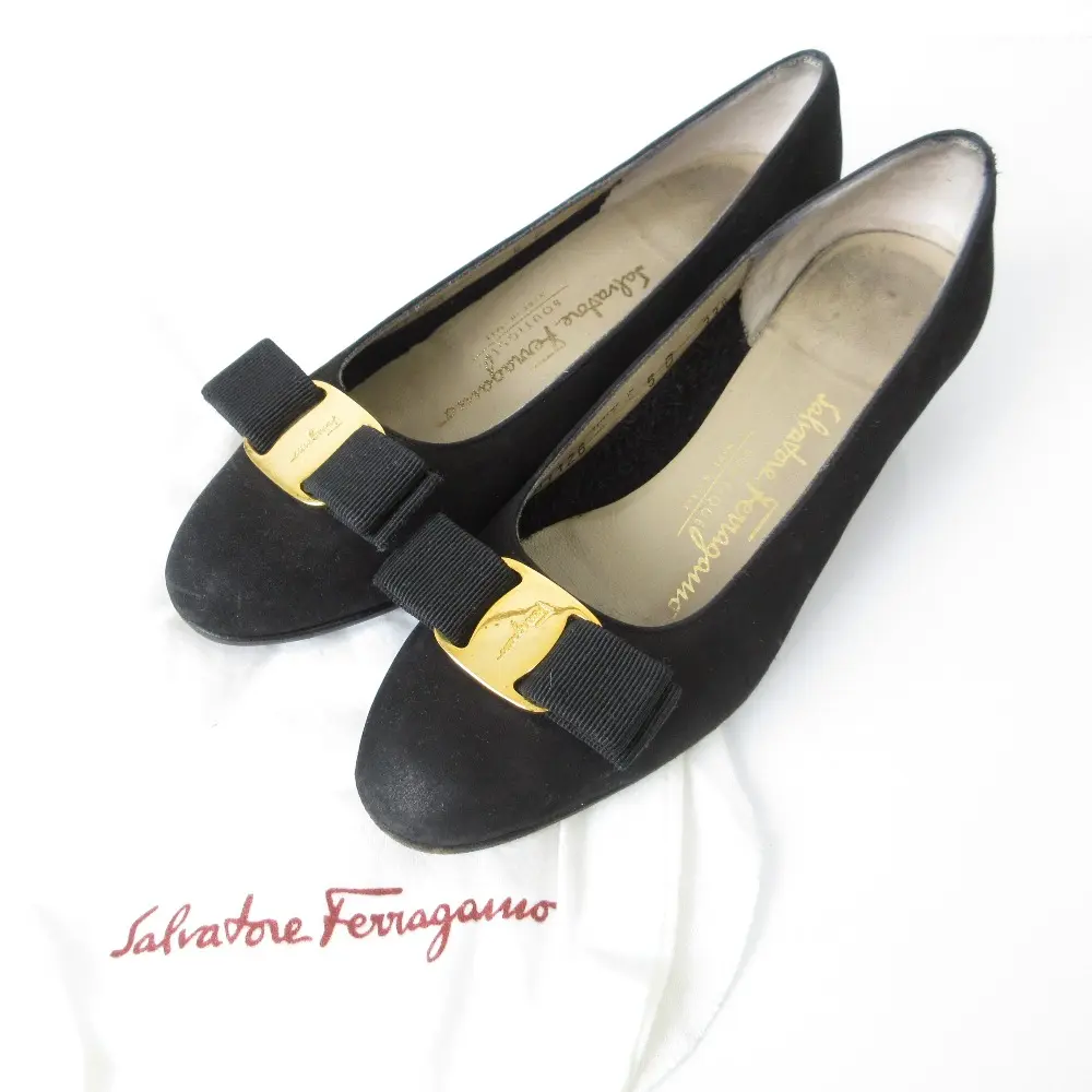 Pre-owned SALVATORE FERRAGAMO Calfskin Small Leather Goods Vara Bow Round Toe Low Heel Pumps