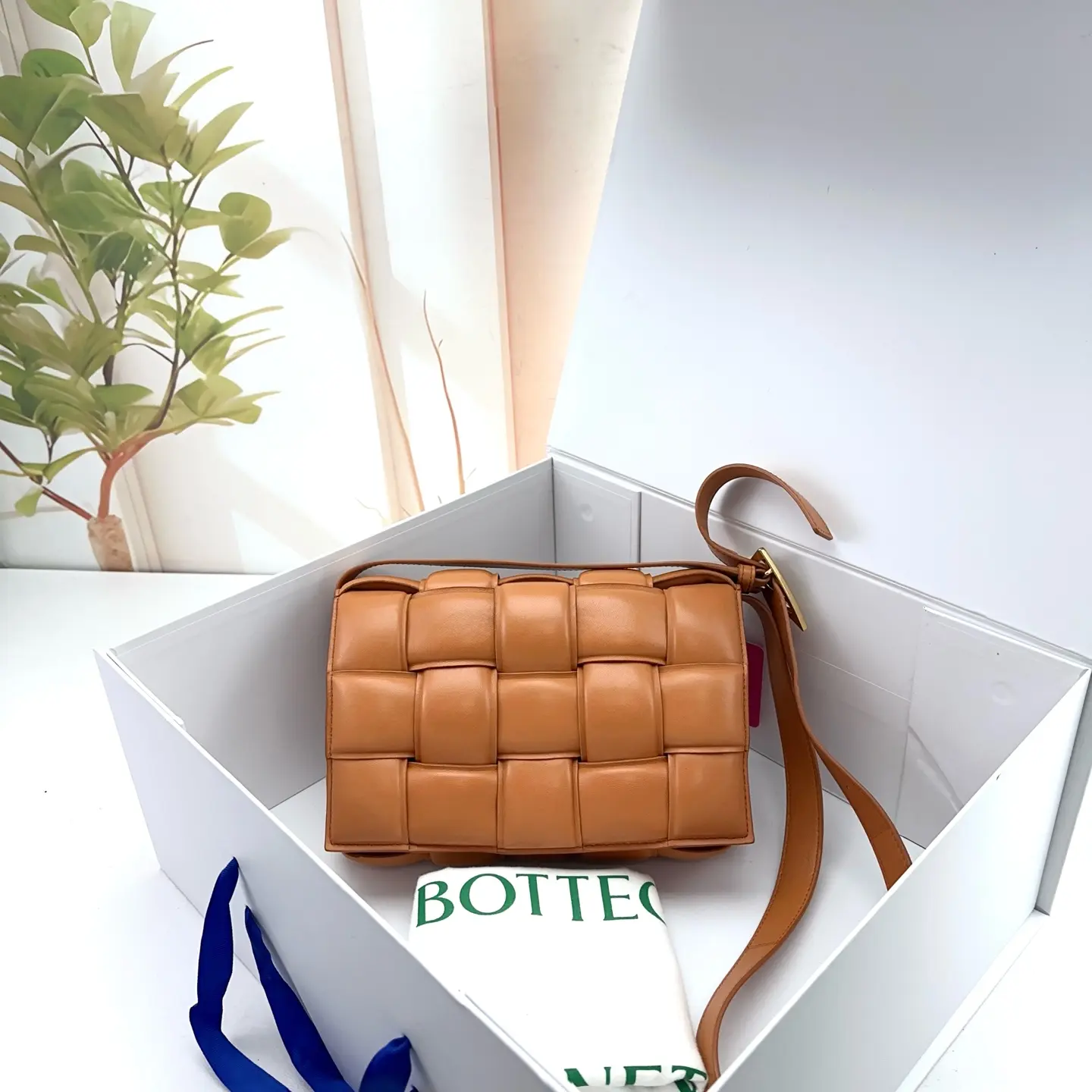 Pre-owned BOTTEGA VENETA Camel Intrecciato Woven Leather Cassette Bag 0727luna 20923352