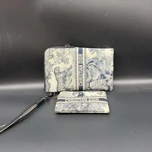 Pre-owned Dior fabric Shoulder Bags Christian Technical Embroidered Toile De Jouy DiorTravel Multifunction Pouch xiaotang20260308085