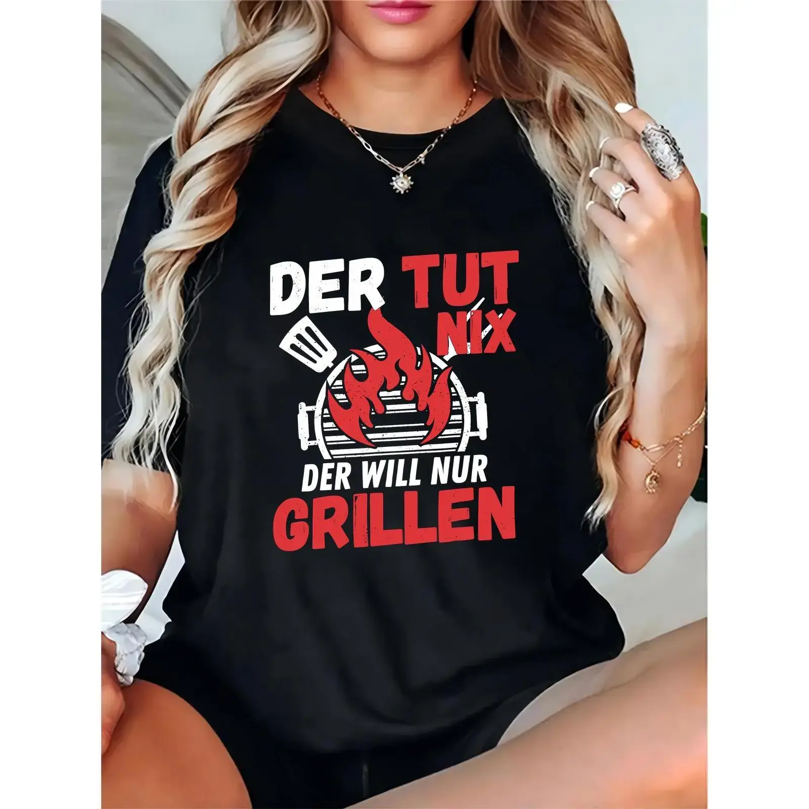 Women's Black Short-Sleeve Round Neck BBQ & Flames Graphic T-Shirt - German "Der Tut Nix Der Will Nur Grill" Slogan, Casual Summer Top with Fit Options: Loose, Slim, Shortsleeve, Funny