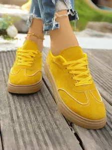 Vintage Velvet Casual Walking Shoes for Women, Soft Rubber Sole Anti-Slip Sneakers, Versatile Comfortable Flat Shoes, Large Sizes Available, Multiple Colors