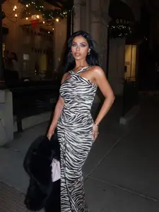 Zebra Print Cross Neck Long Dress, Pleated Waistless Sleeveless Bodycon Dress, Elegant Evening Gown, Perfect for Parties and Events