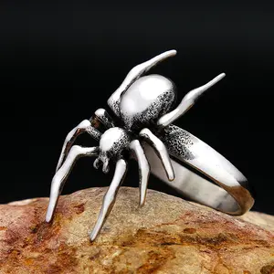 GTHIC Punk Spider Stainless Steel Animal Ring Trendy Alternative Jewelry for Men Women Casual or Party Looks