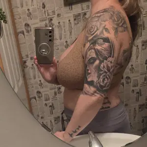 Vertvie Jelly Bra Deep V Plunge with Wide Straps Seamless Wireless Bras Comfort & Sexy U-Back Design Everyday T-shirt Bra for Women Casual Wear