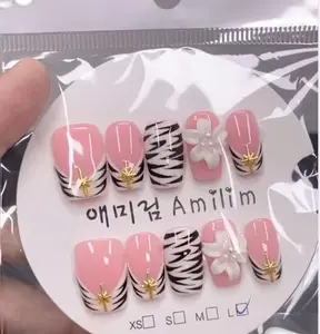 Hailey(11880)gc.30$ for 15 pairs square nails random  style