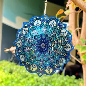 This wind-powered rotating wind chime features the design element of the mandala flower. It can be used as an outdoor decoration to reflect sunlight or as a garden pendant. It is highly suitable for use in festivals such as Christmas and Easter.