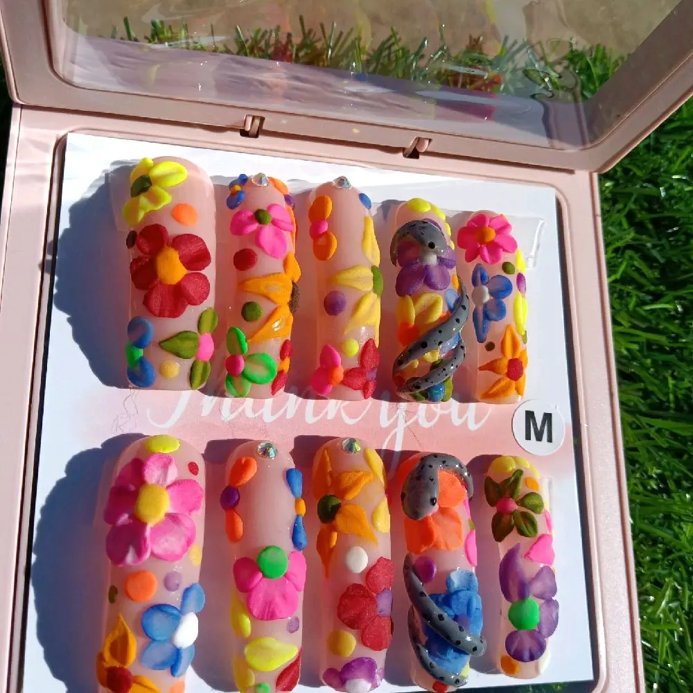 Curve Square Nails - Assorted Colors with Floral Designs, Includes Clear Case