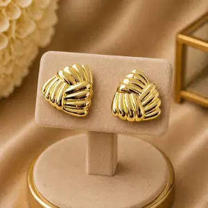 121 Gold Heart Knot Earrings 14K Laminated – Daily Wear
