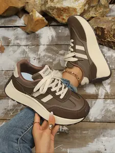 Ladies' classic and versatile thick-soled sports casual shoes for all seasons. Lace-up design, breathable and comfortable fabric. Suitable for daily commuting and casual outings.