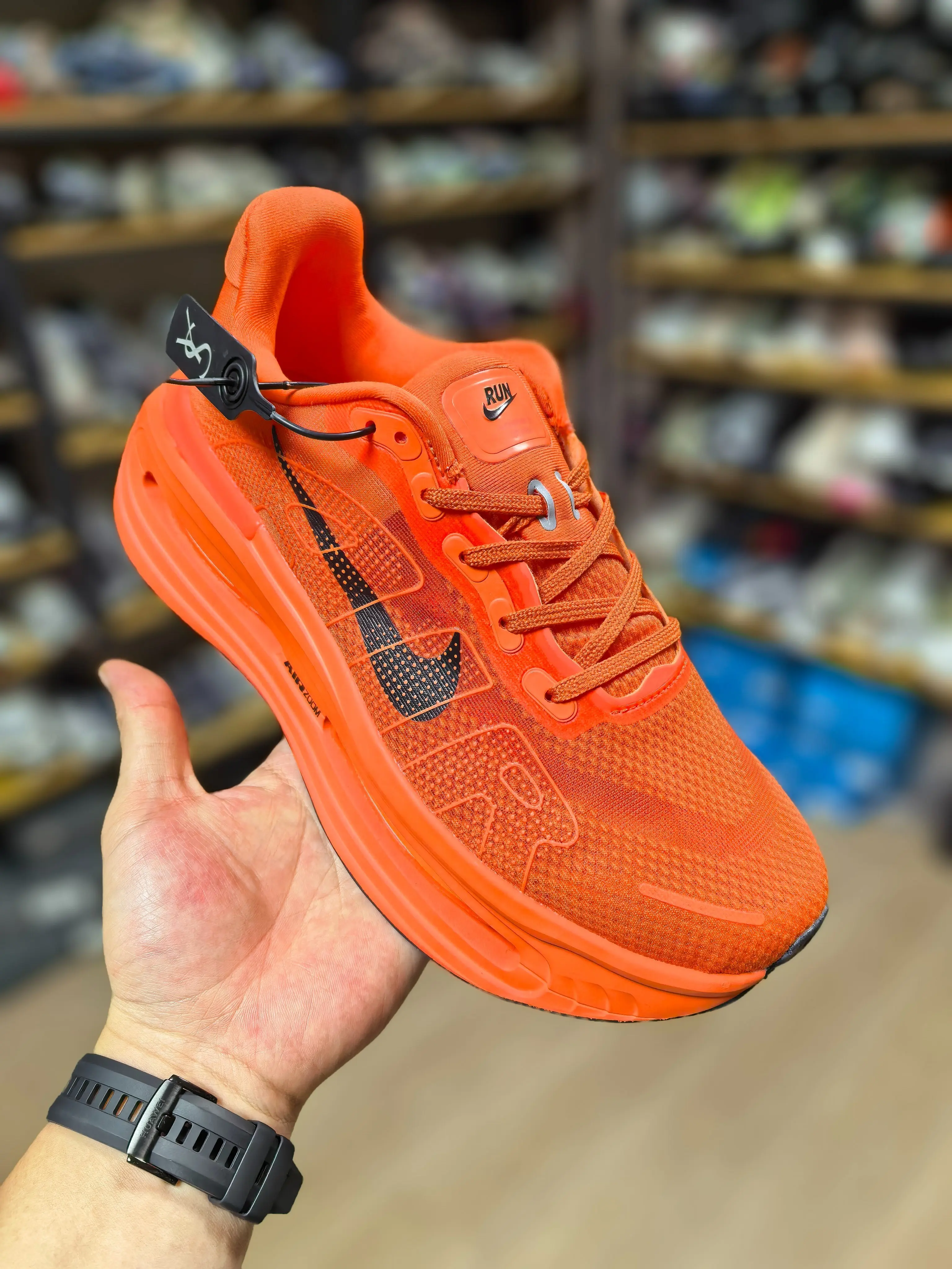 Men Bright Orange Breathable Mesh Running Shoes Vivid Orange Knit Upper Cushioned Thick Sole Lace‑Up Lightweight Athletic Gym Daily Walking Sneakers