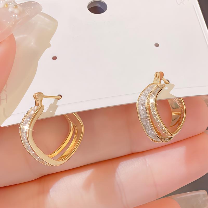 Fashionable and elegant earrings, sparkling accessories for women, earrings for women, stylish accessories, casual and fashionable jewelry, Mother's Day and Valentine's Day gifts, jewelry gifts for her