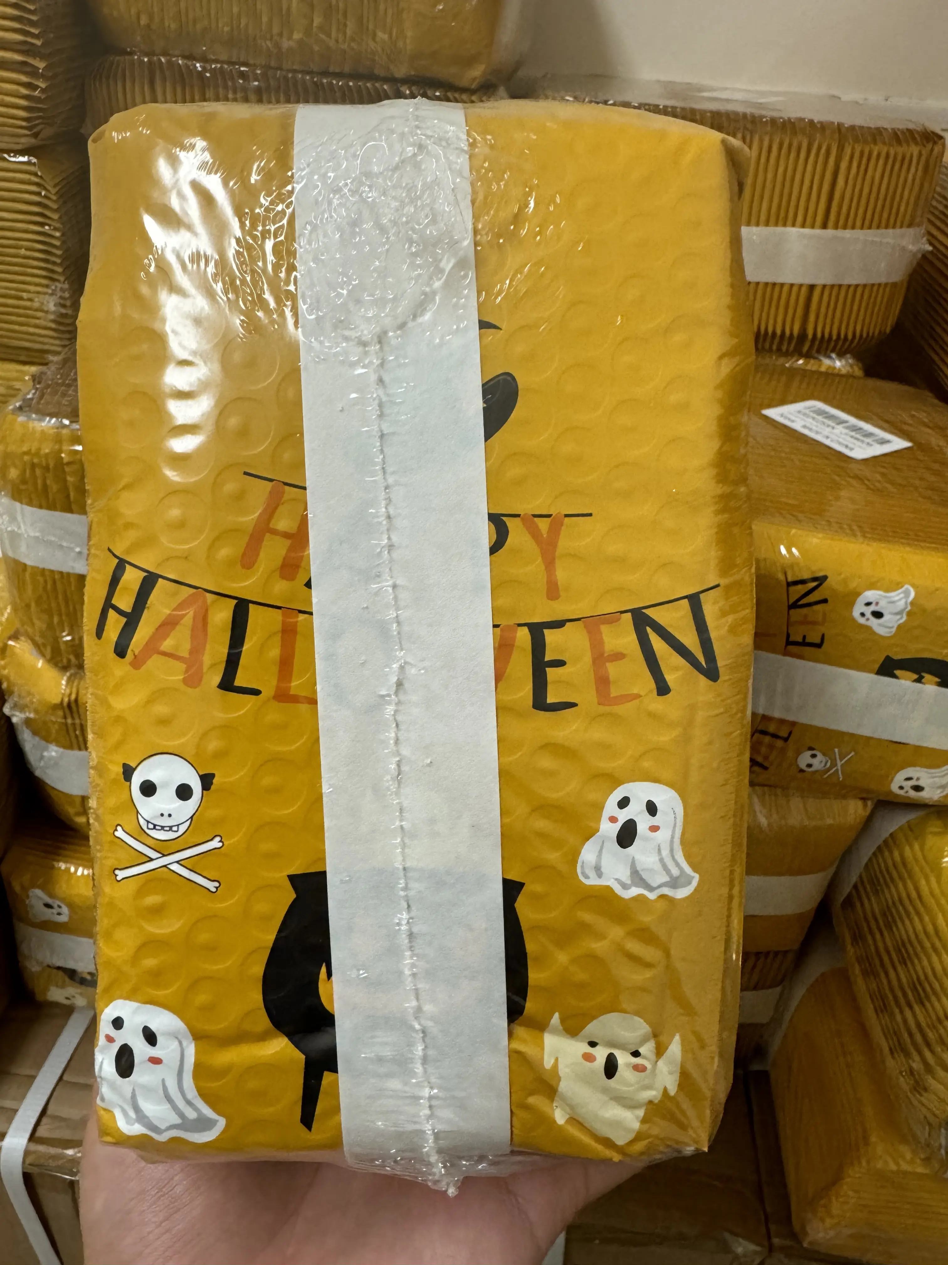 Besia Poly Bubble Mailers 4”x7“ 50 Pack Yellow Halloween Waterproof Self Seal Shipping Bags