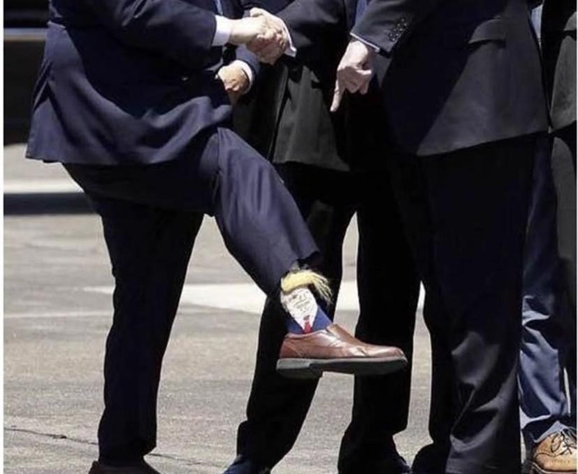 One pair of Donald trump funny unisex socks