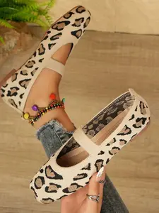 Women's Flat Zebra Striped Work Shoes, Comfortable Knitted Low-Cut Breathable Slip-On Sneakers, Medium Width, All Seasons