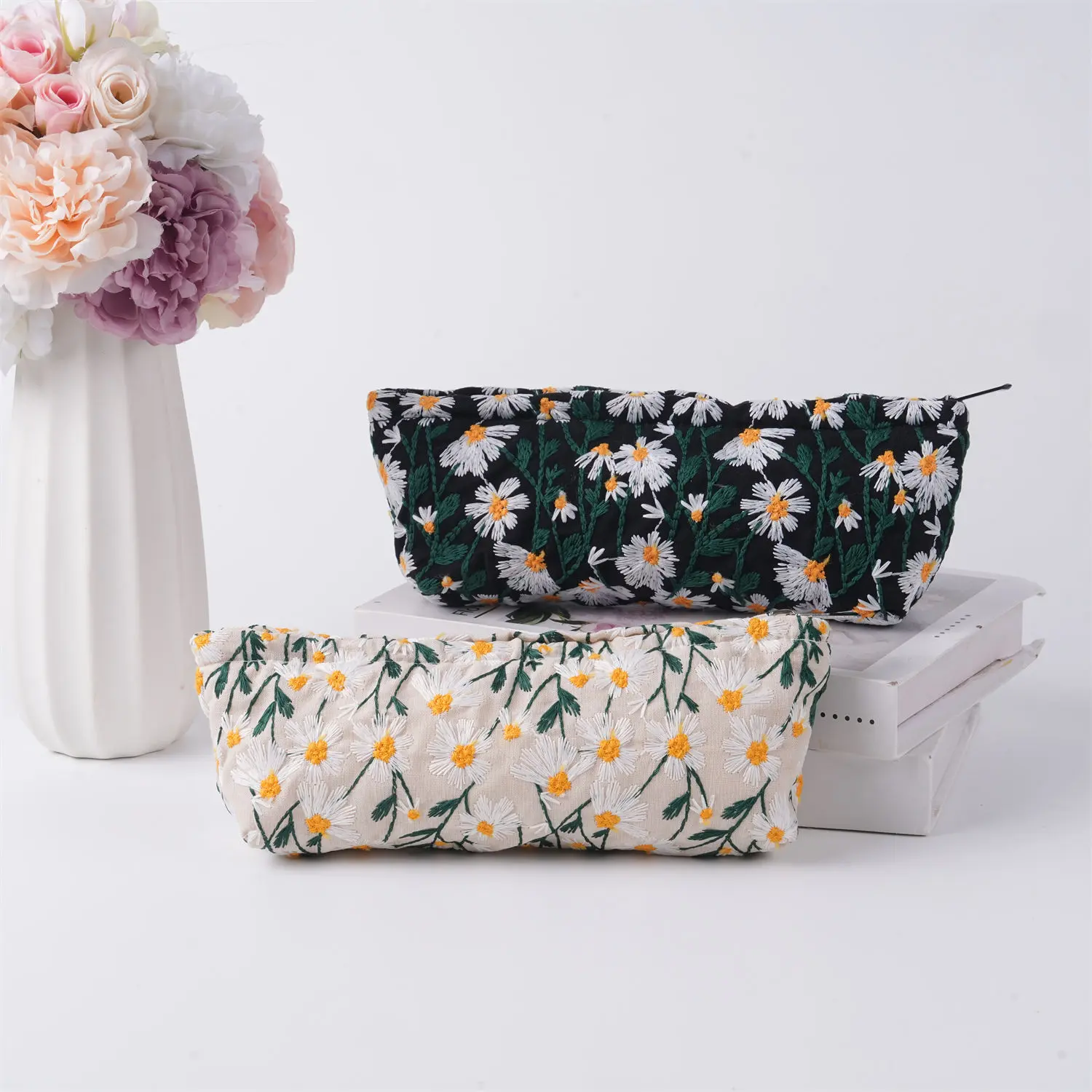 Embroidered Daisy Pencil Pouch, Handmade Fabric Zip Pouch,Travel Makeup Brush Organizer,Birthday/Summer Gifts