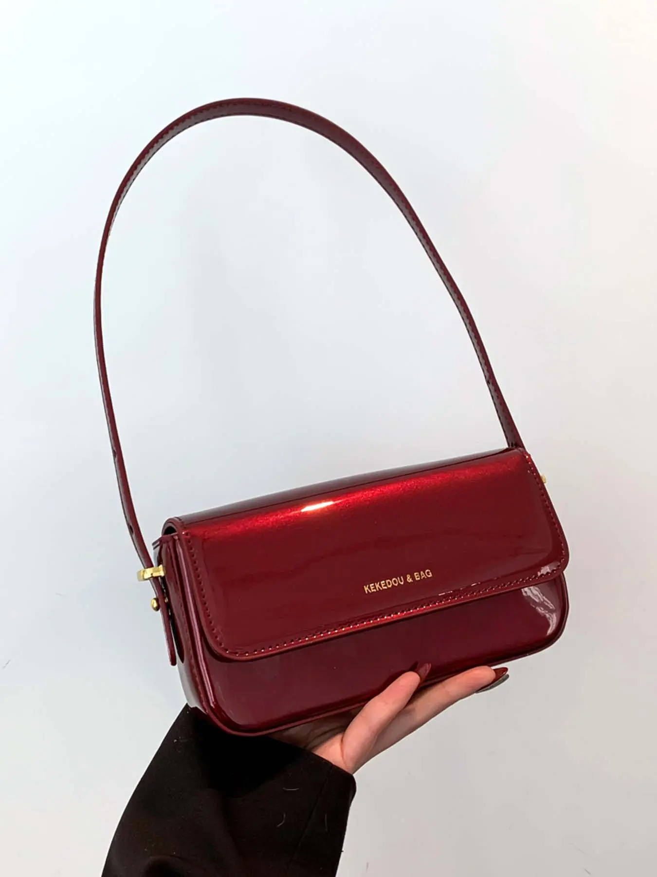 Niche simple texture one-shoulder underarm bag, retro one-shoulder baguette bag, compact and versatile, black and red color optional, classic bright color suitable for daily commuting, shopping, etc., Handbag Shoulder Bag, Crossbody bags, Cross Body Purse