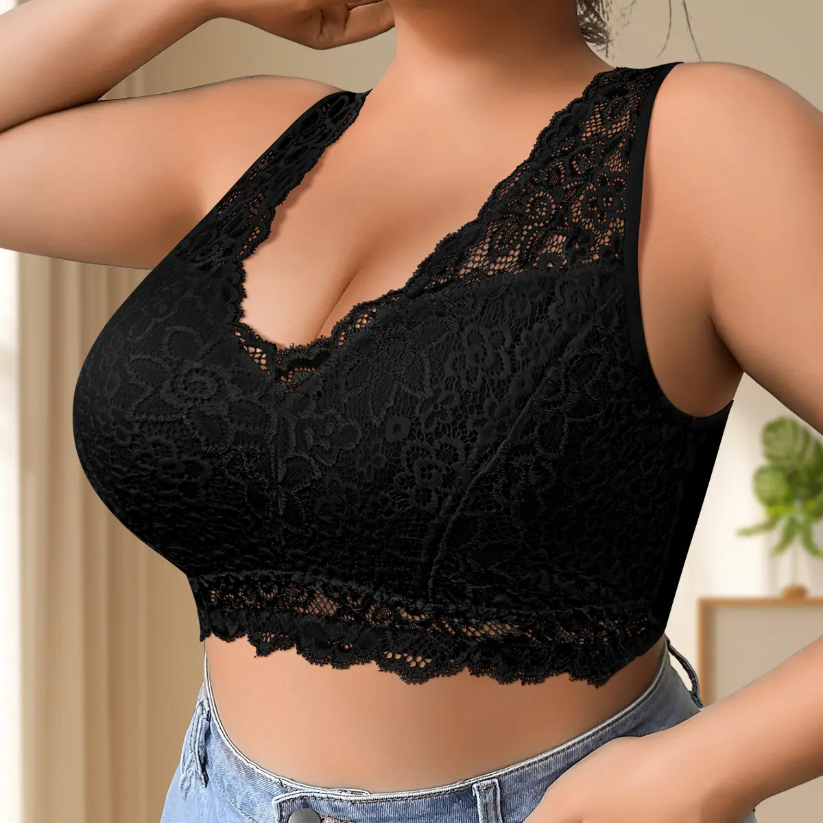 Womenswear Women's Plus Size Lace Wireless Bralette - 1pc, Elegant V-Neck, Scalloped Lace Trim, Seamless Stretchy Fabric, Breathable Comfort Support, Curvy Fit, S-XXL Sizes