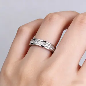Korean version of high-end light luxury ring, stainlesssteeljewelry for women, starry sky design, single rowfulldiamond inlaid couple rings